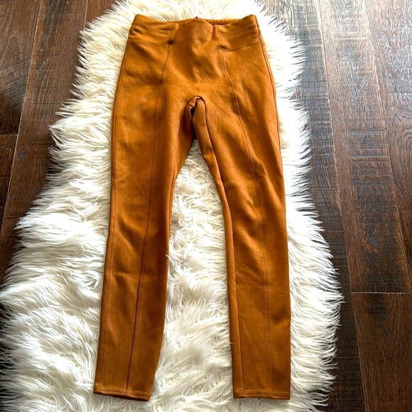 Stylish Faux Suede Leggings - Picture 1 of 4